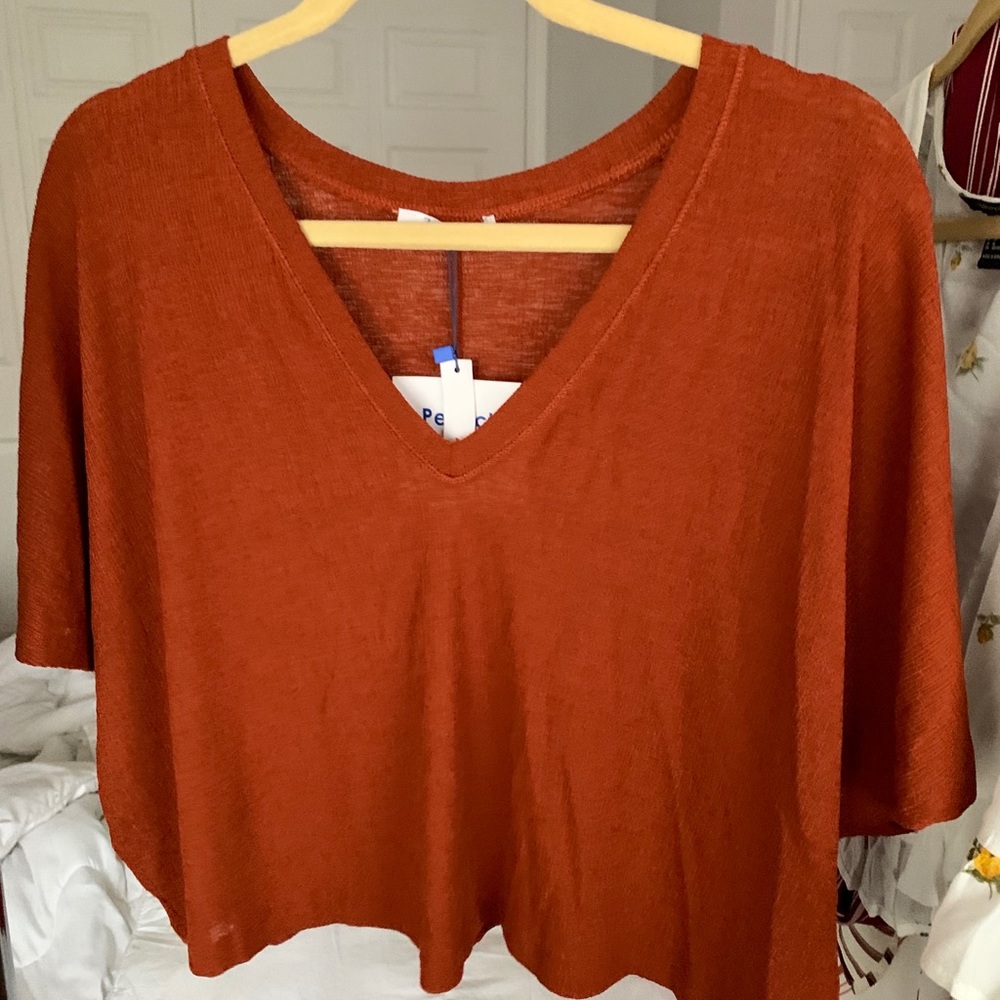 Orange/Rust v neck basic crop - Picture 3 of 4
